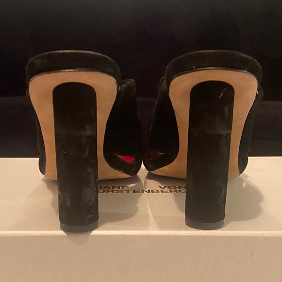 Diane Von Furstenberg black suede heels - Picture 4 of 6